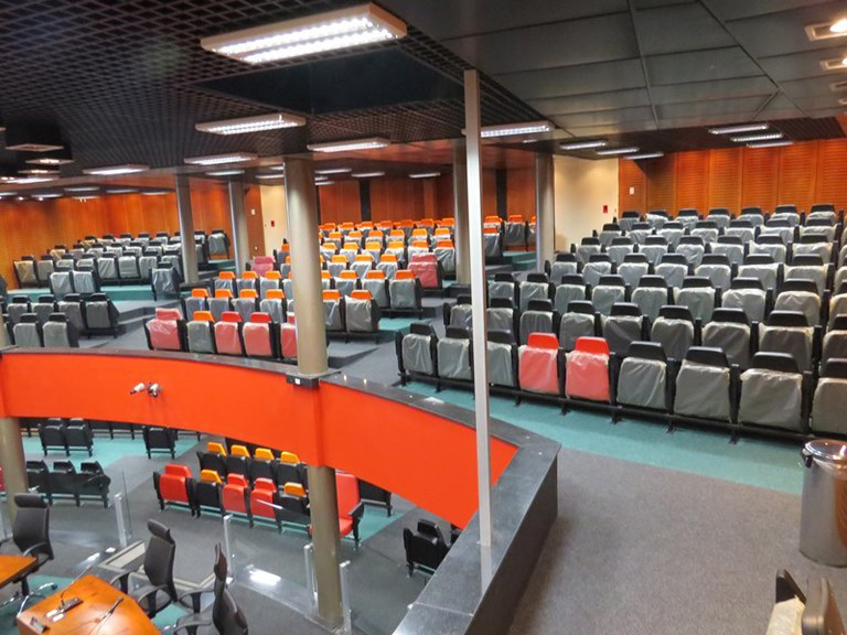 Foto do público do plenário